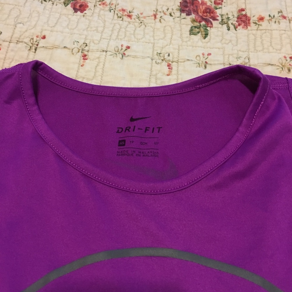 Nike Running top xs - Picture 3 of 3